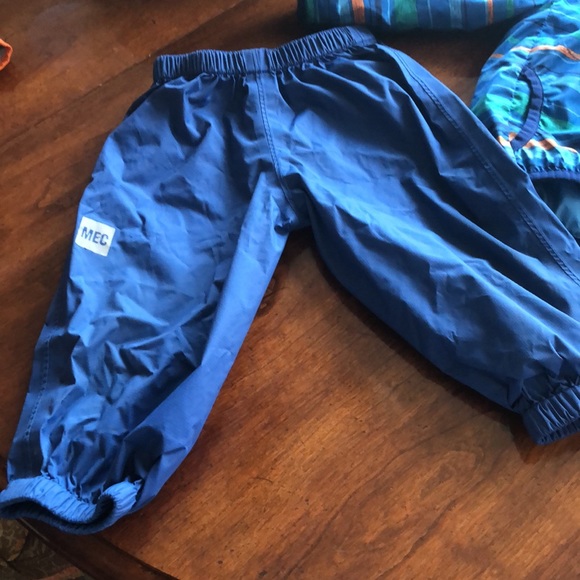 Rain jacket and rain pants. Size 12 months. EUC.MEC brand - Picture 4 of 5